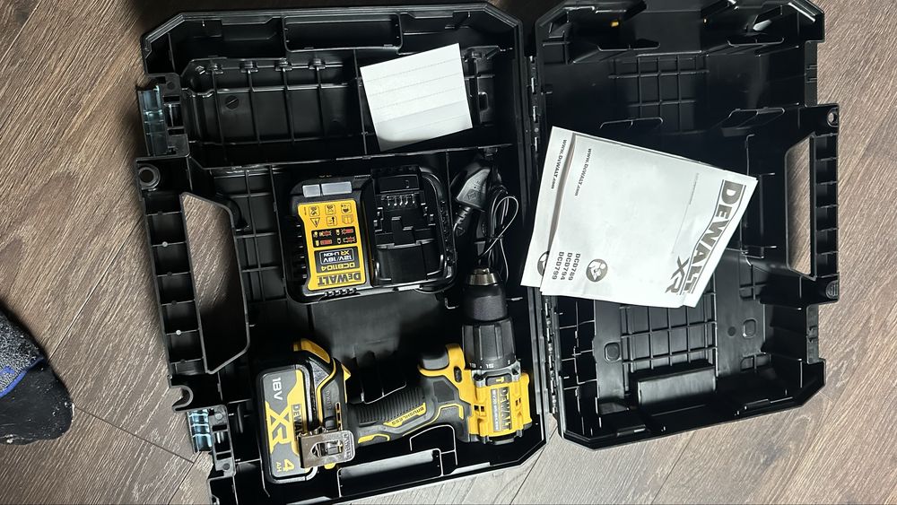 Nowa wiertarka dewalt dcd799m1t
