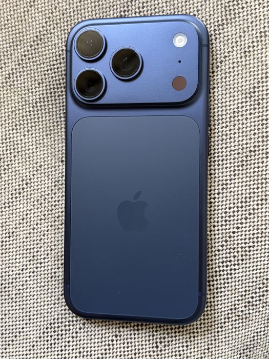 iPhone 17 Pro 256GB Deep Blue — jak nowy, bateria 100%, gwarancja Apple do 09.2027