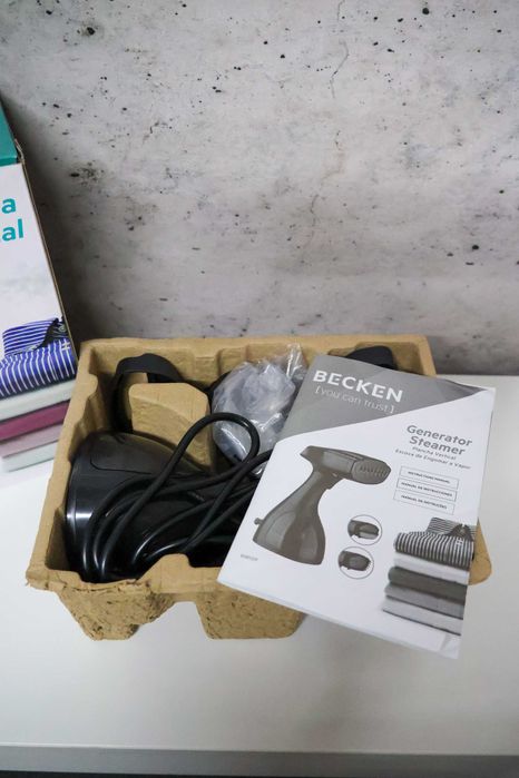 Escova de engomar a vapor Becken (1500W)