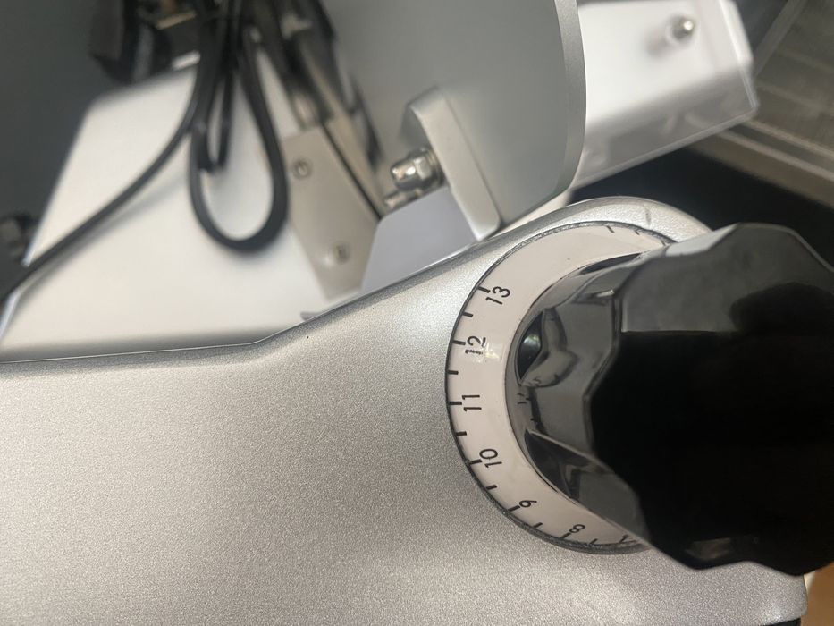 Maquina de cortar fiambre /lâmina 0,25 cm NOVA