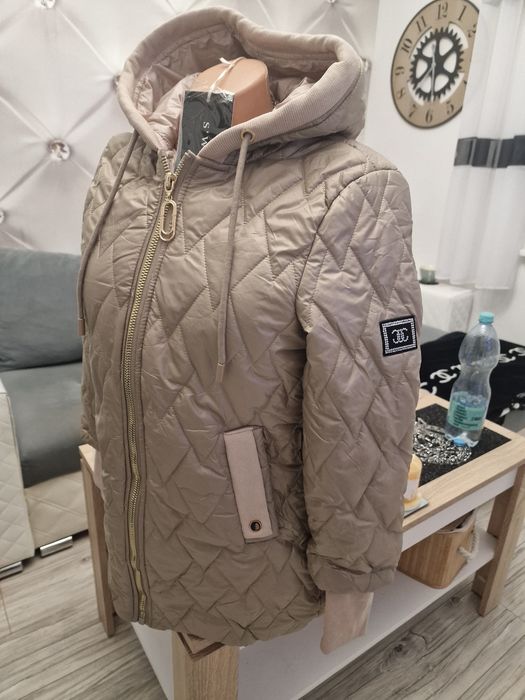 Kurtka S nowa z kapturem