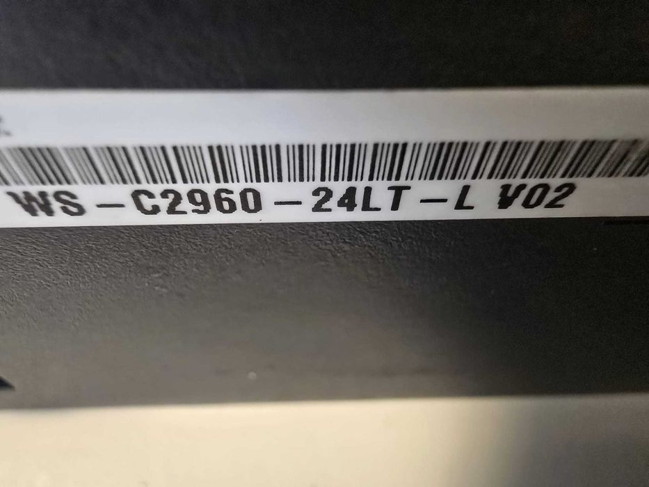 Switch Cisco C2960 24 Portas, 8 Portas PoE + 2 Gigabit Ports