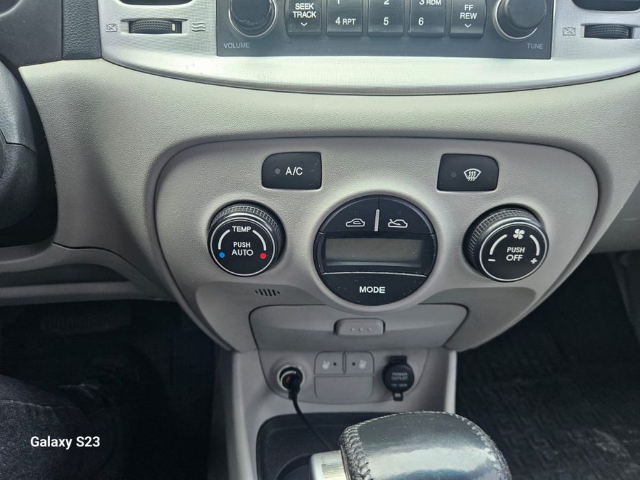 Hyundai akcent 2008 рік газ/бенз автомат