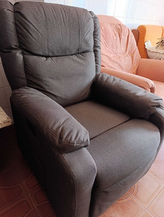Poltrona reclinável elevatória
