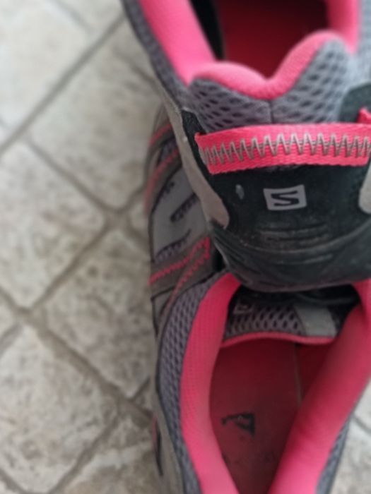 Tênis , sapatilhas marca Salomon n. 39,5
