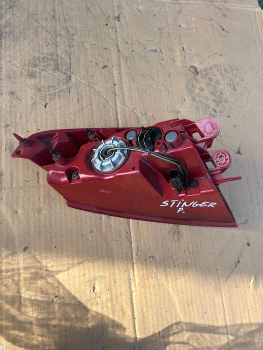 Kia Stinger oryginalna lampa prawa tylna Led