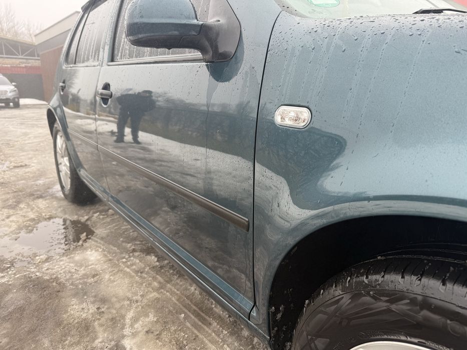 Volkswagen Golf 1.6 СУПЕР СТАН