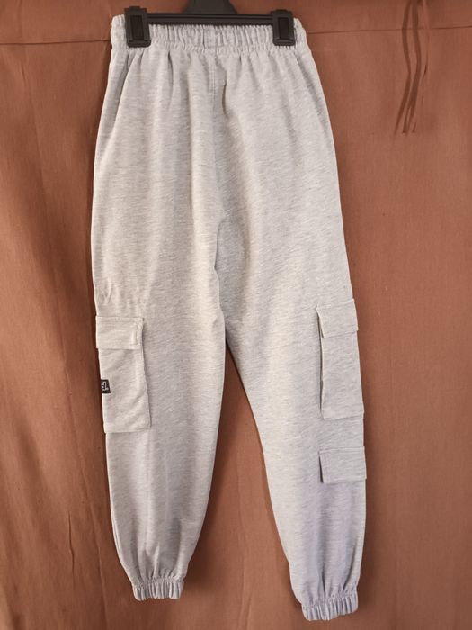 Calças jogger cinza claro
