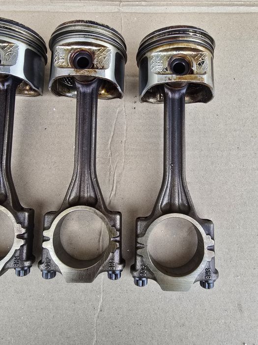 Шатуни поршня VW polo ludo 1.0
