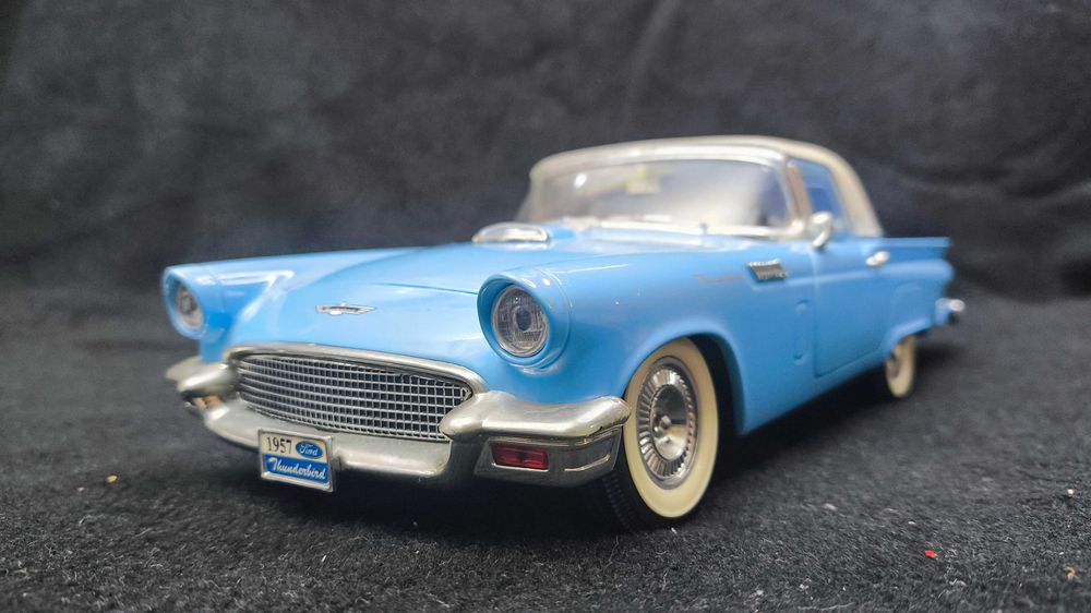 Модель авто 1.18 Ford Thunderbird 1957 Blue (Road Signature)