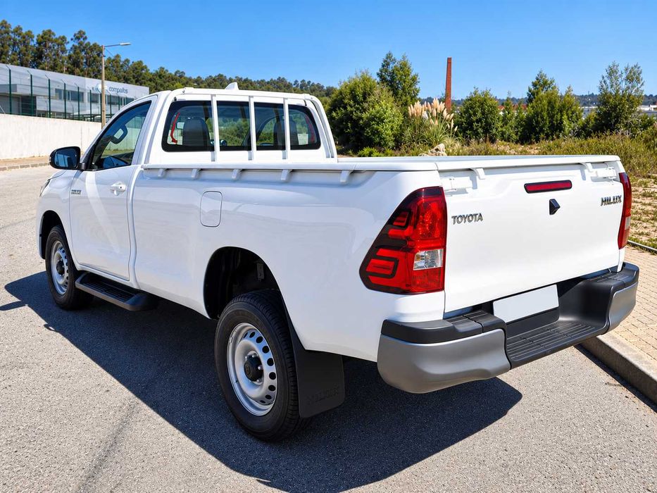 Toyota Hilux 2.4 4x4 Automática | Cabine Simples | 2025 | IVA Dedutível