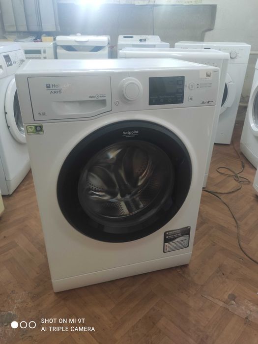 Пральна машина біла Арістон WMSF6031 Є доставка