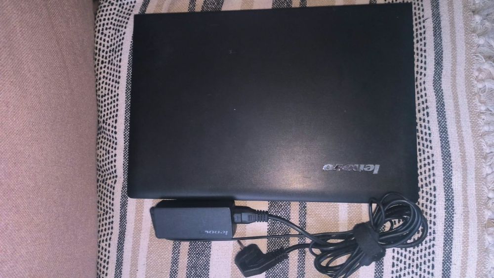 Laptop lenovo. .