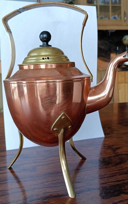 Stary imbryk miedziany