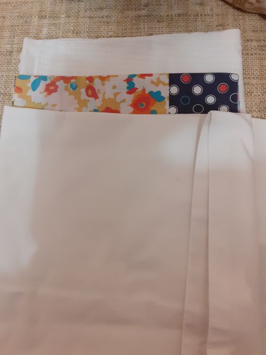 Полотенца, простыни. Комплект постельного белья новый.