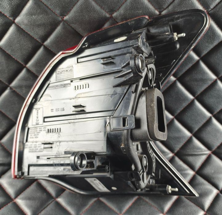 Peugeot 3008 I Lampa Tylna Lewa