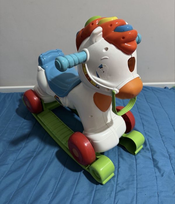 Cavalinho da clementoni, 3 em 1 (balança, andador e atividades)