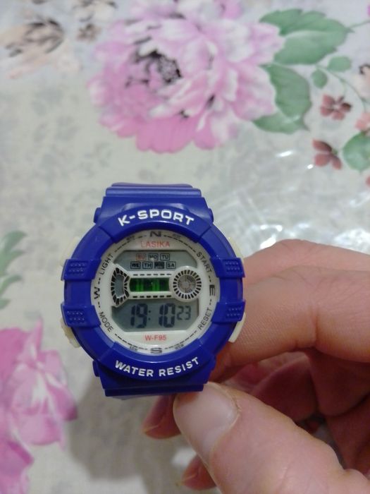 Годинник наручний електронний