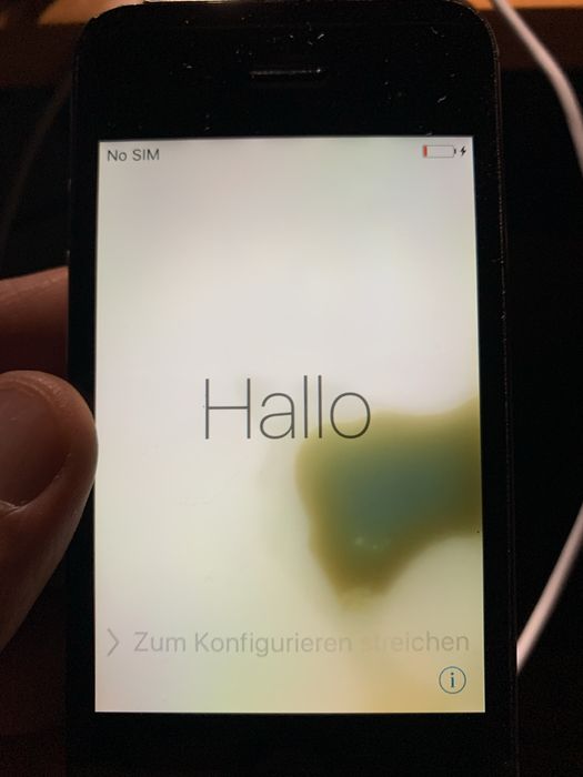 Lot of 5 iPhones: 4, 4S, and SE64750644984321123