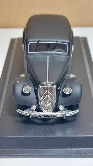 2 citroen traction 1:43
