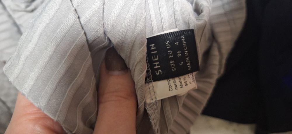 Długa szara sukienka