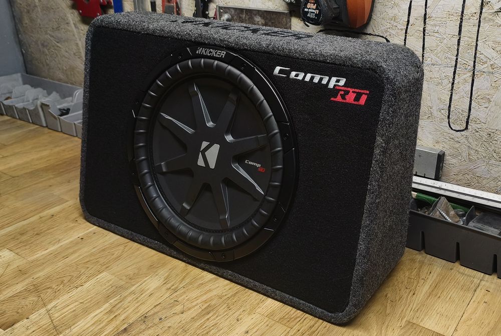 Skrzynia Basowa Kicker Comp RT10  400w rms 12" 30cm płaski Slim Cabrio