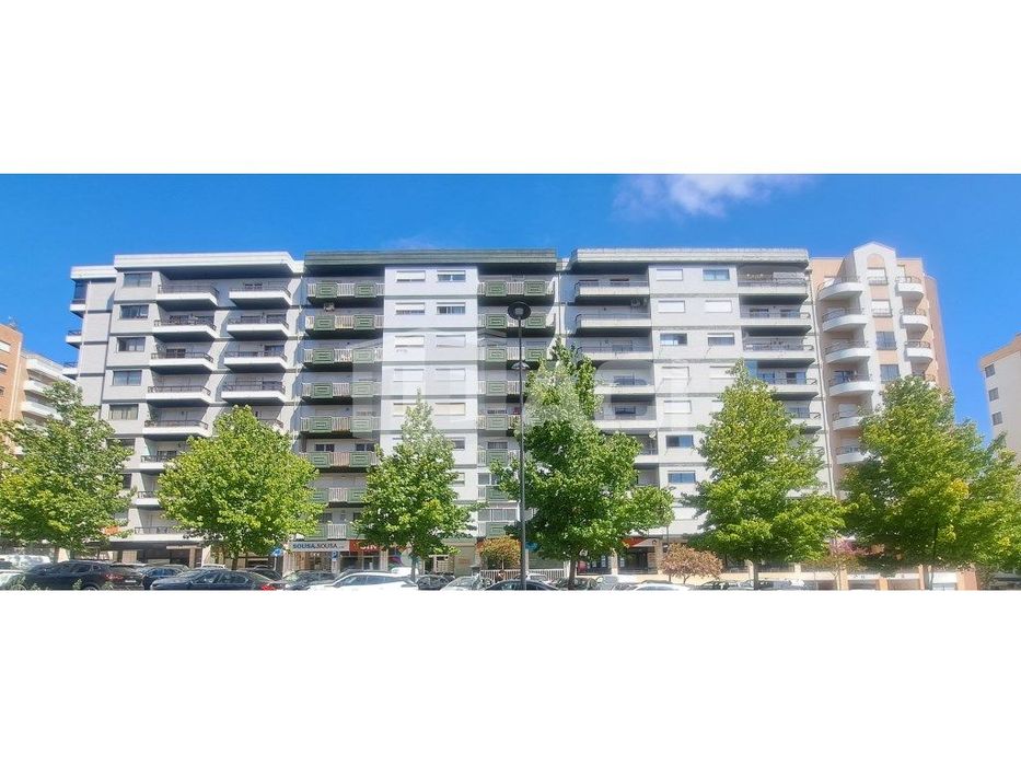 Apartamento T3- AV. Marquês Pombal - excelente localização
