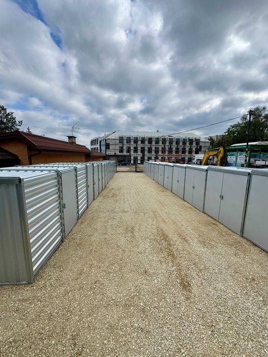 Magazyny samoobsługowe ALARM self storage kontenery boxy magazynowe schowek garaż  przy autostradzie wynajem NOWOSOLNA