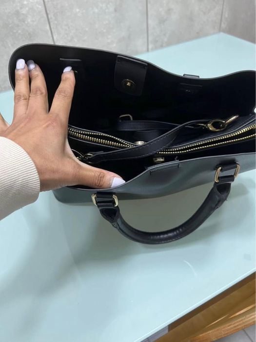 Mala tamanho medio senhora ( Bershka)