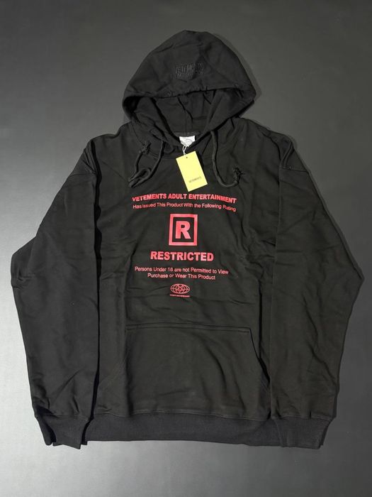 худи Vetements Restricted red logo hoodie