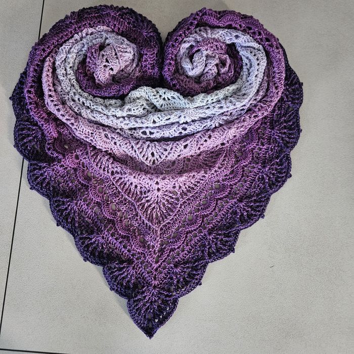 Chusta robiona na szydełku rękodzieło Handmade