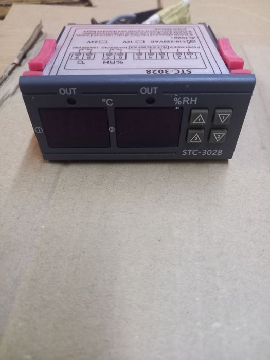 Датчик вологи та температури STC-3028 цифровой