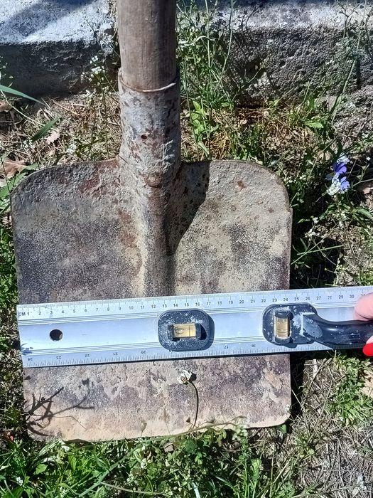 łopata do śniegu kruszarka do loduna chodniku przy garażu itp na zimę