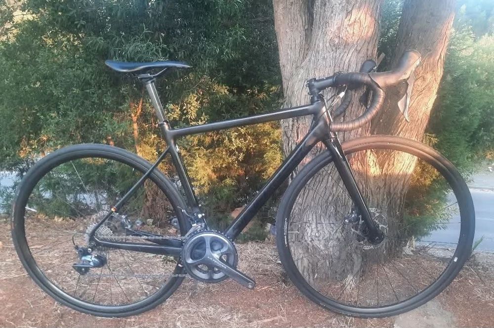 Bicicleta de carbono de disco barataa