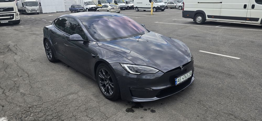 Tesla model s plaid