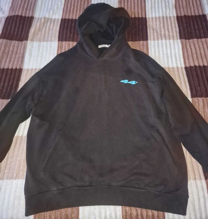 DropX™ Exclusive: IM DFRNT by Lewis Hamilton I'm Different Hoodie