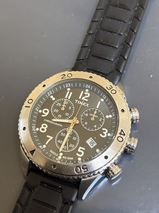 Годинник Timex T2M704