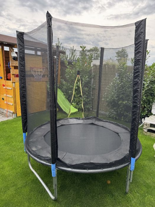 Trampolina ogrodowa