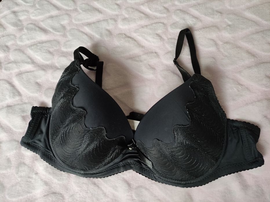 Biustonosz Stanik 75D Intimidao