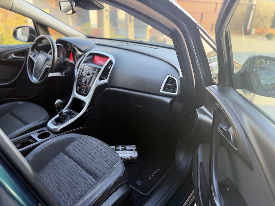 Opel Astra J lift 1.4 Turbo 120KM Bezwypadkowa | Rok 2015 | Niemcy