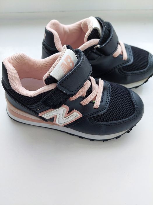 Дитячі кросівки NB