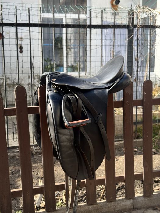 Сідло на коня на лошадь Седло для верховой езды