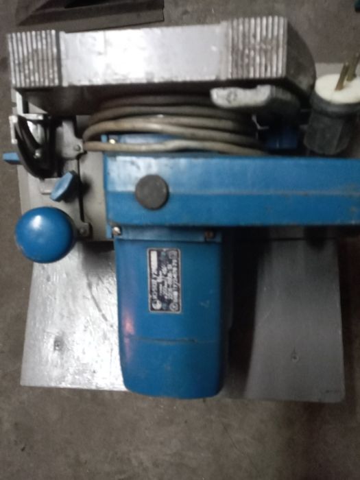 Продам електроциркулярку в хорошем состоянии 1500грн.Торг.