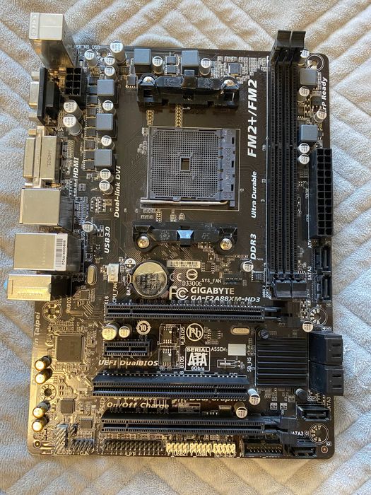 Комплектуючі до ПК