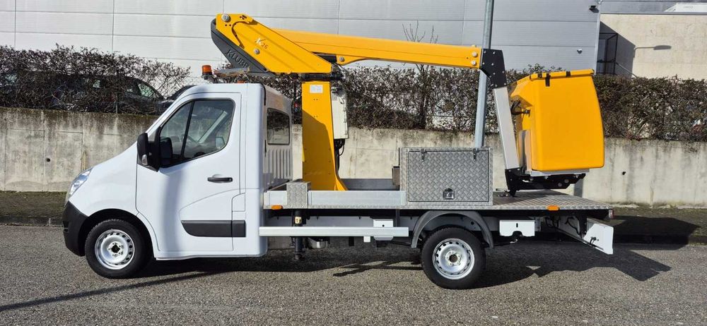 Renault Master com Plataforma Elevatória p/ Alugar