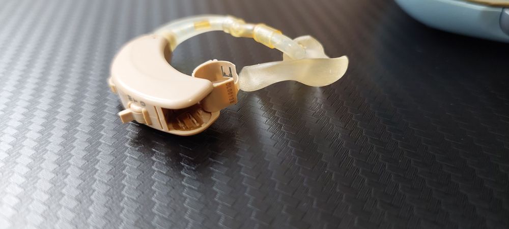 Aparat słuchowy na baterie Hansaton