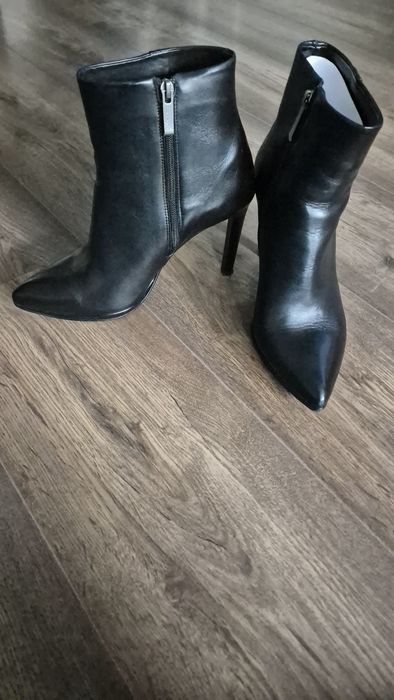 Damskie botki roz 40