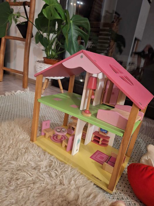Domek dla lalek Einhorn, Myszki Minnie, zestaw książek ,,Basia" i inne
