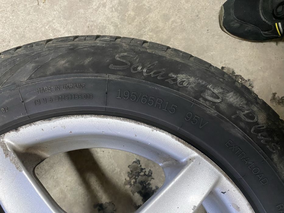Продам диски R15 5/114.3 з літньою резиною 195/65
