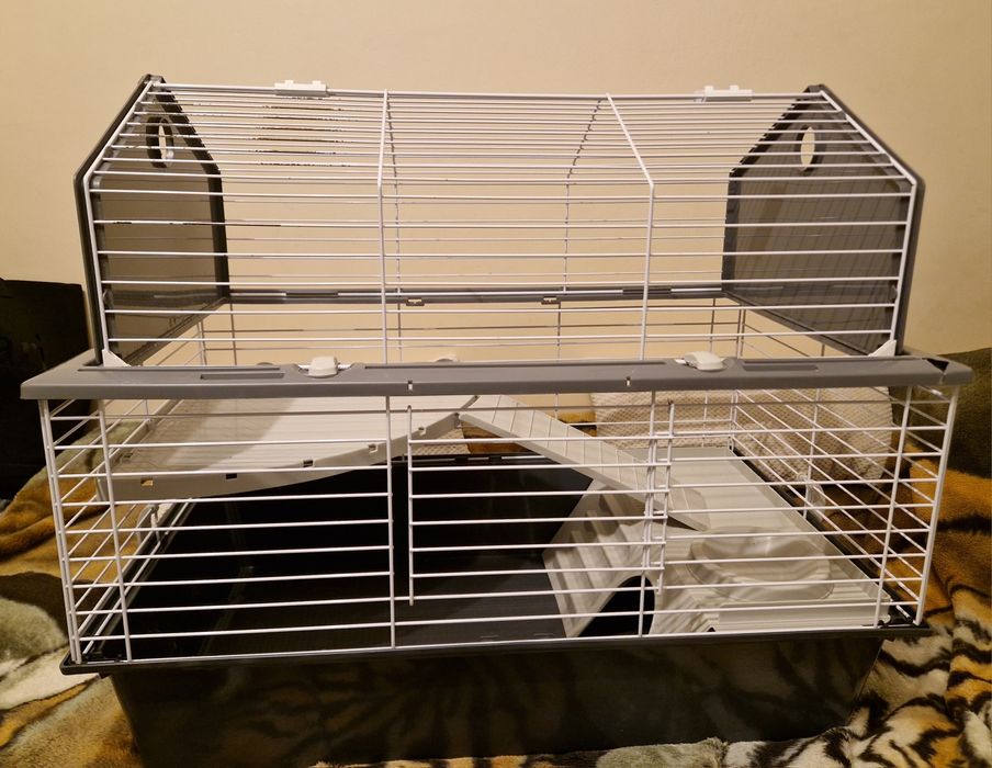 Piętrowa klatka dla królika lub szynszyli